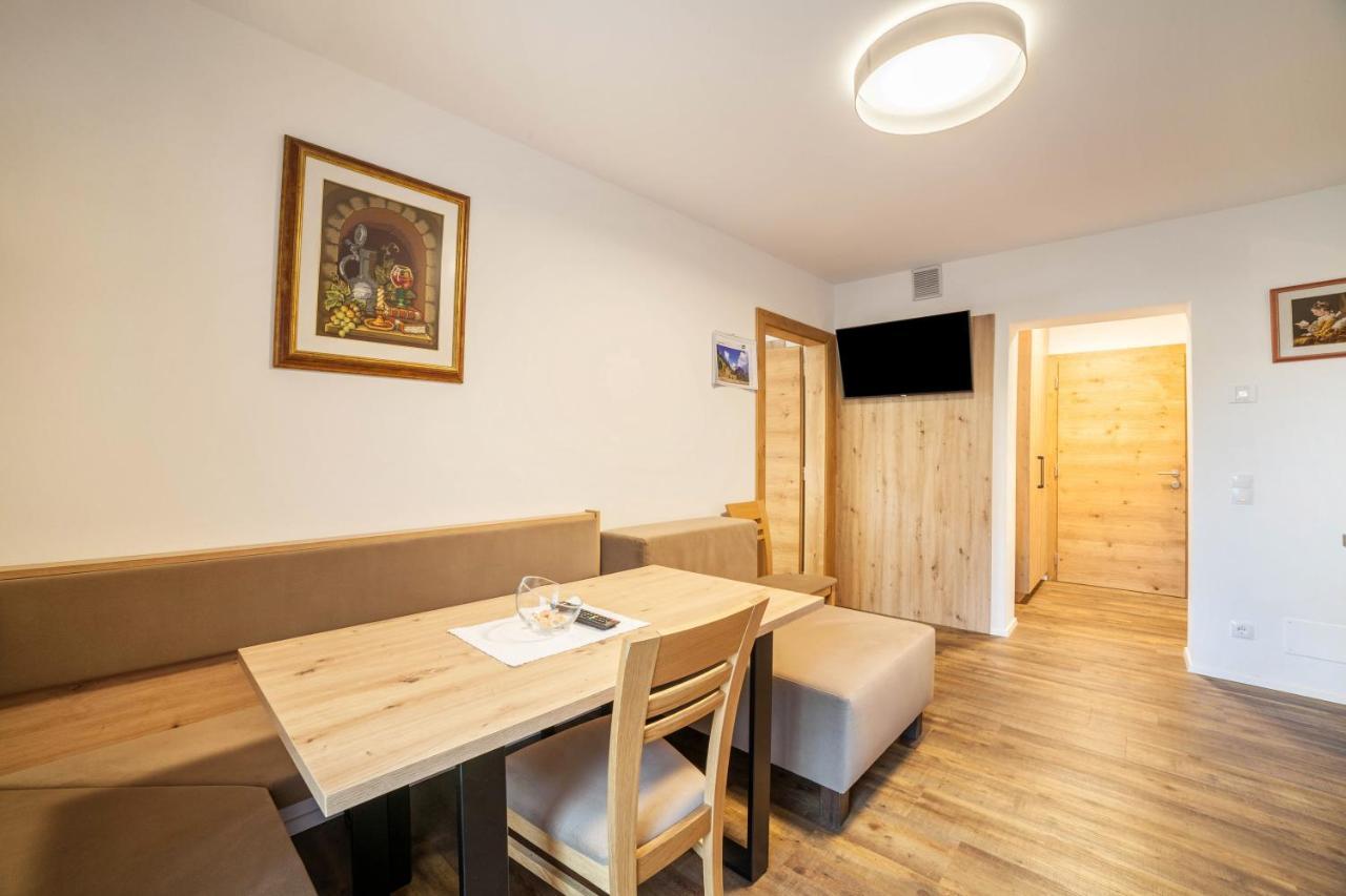 Parigger Apt Enzian Racines Extérieur photo